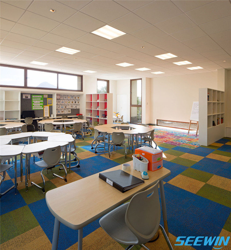 學(xué)生課桌椅